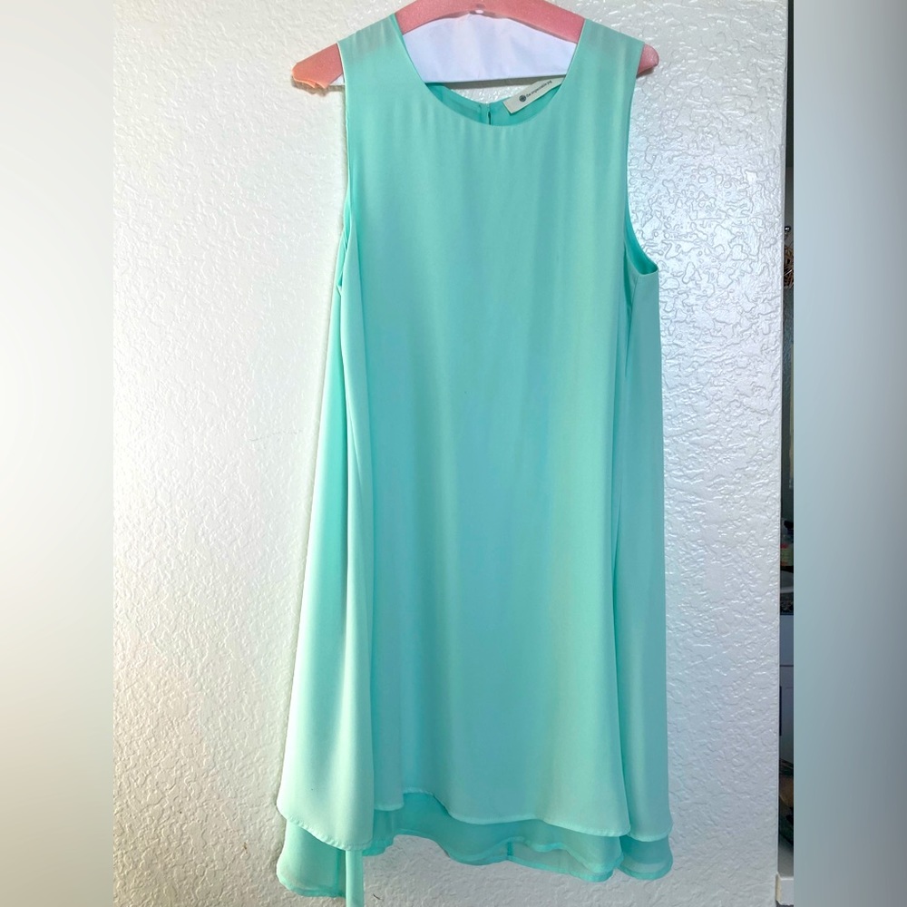 Mint sleeveless dress with keyhole back